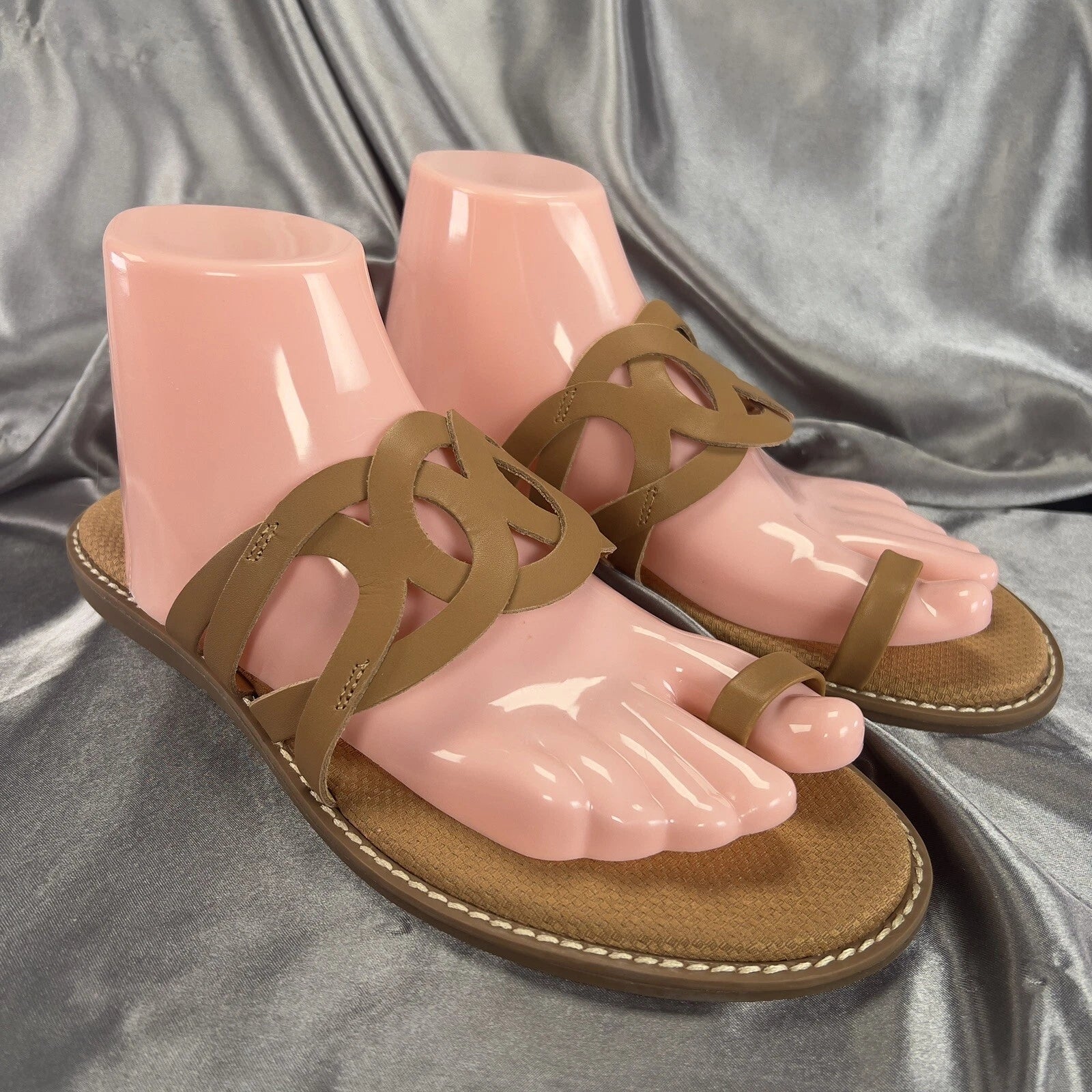 Crown Vintage Aravedi Sandals Women’s 11 Tan Cognac Toe Loop Summer Fashion Shoe