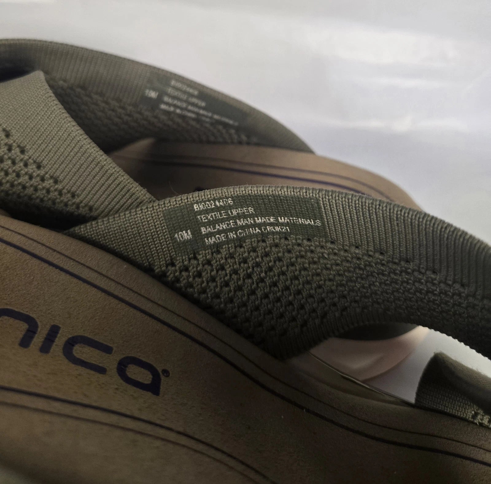 Bionica Avary Slides Womens 10M Olive Cross Strap Slip On Slip Resistant Sandals