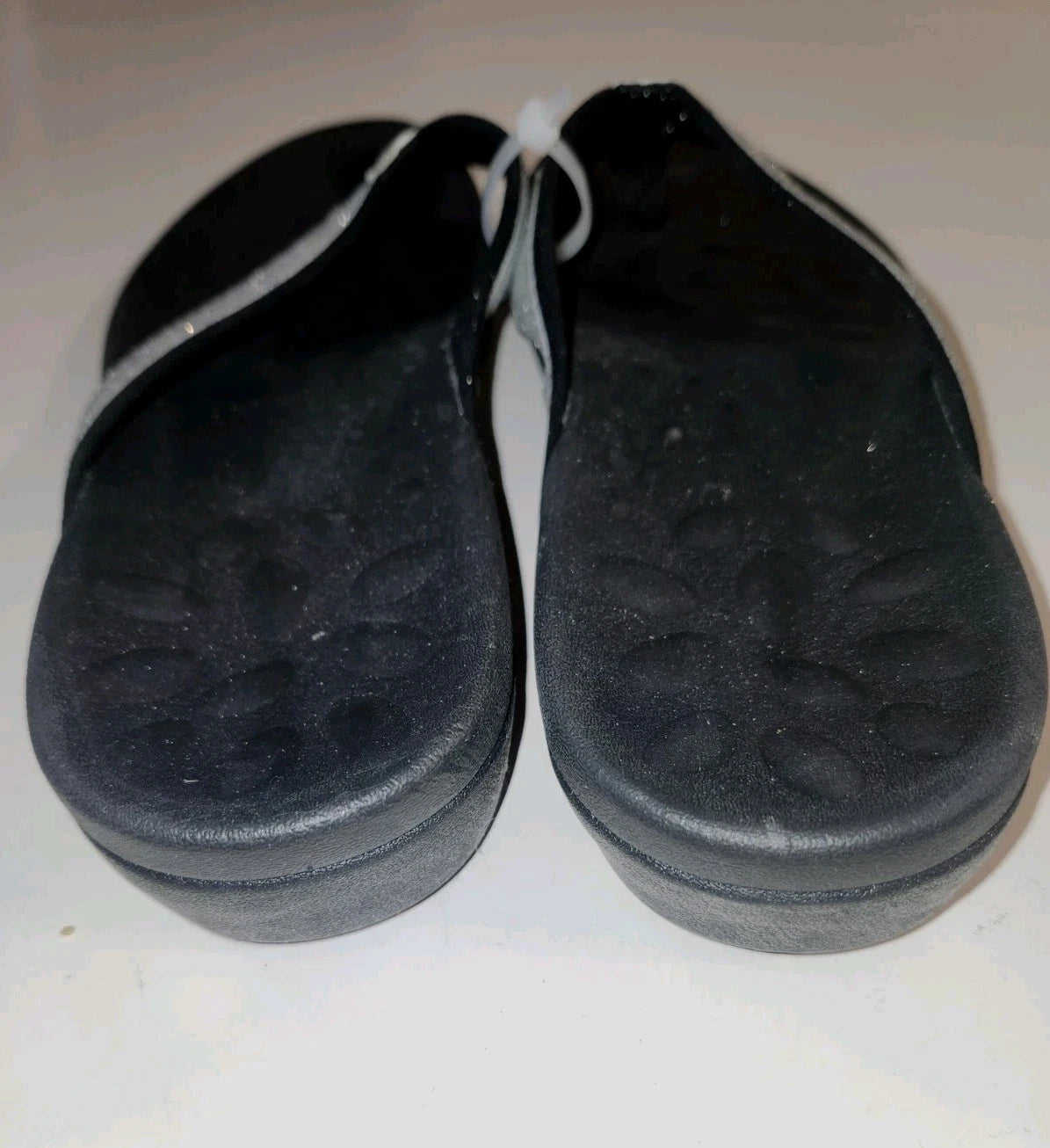 NEW! VIONICA STYLE sz 8 (38) ORTHO SILVER SPARKLE ON BLACK THONG SANDALS  SLIDES