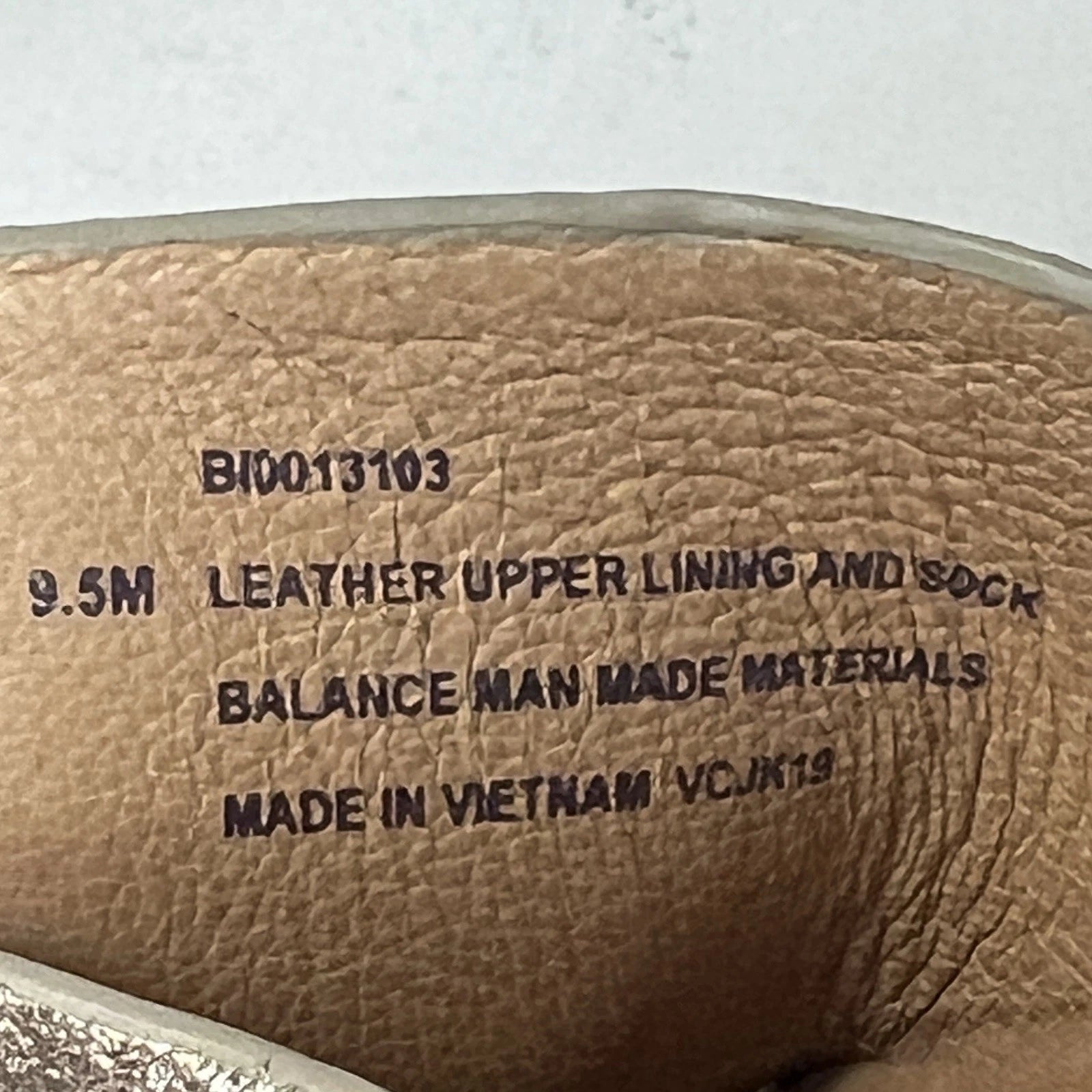 Bionica Womens 9.5M Gold Leather Cross Straps Slide Summer Casual Sandal Slip On