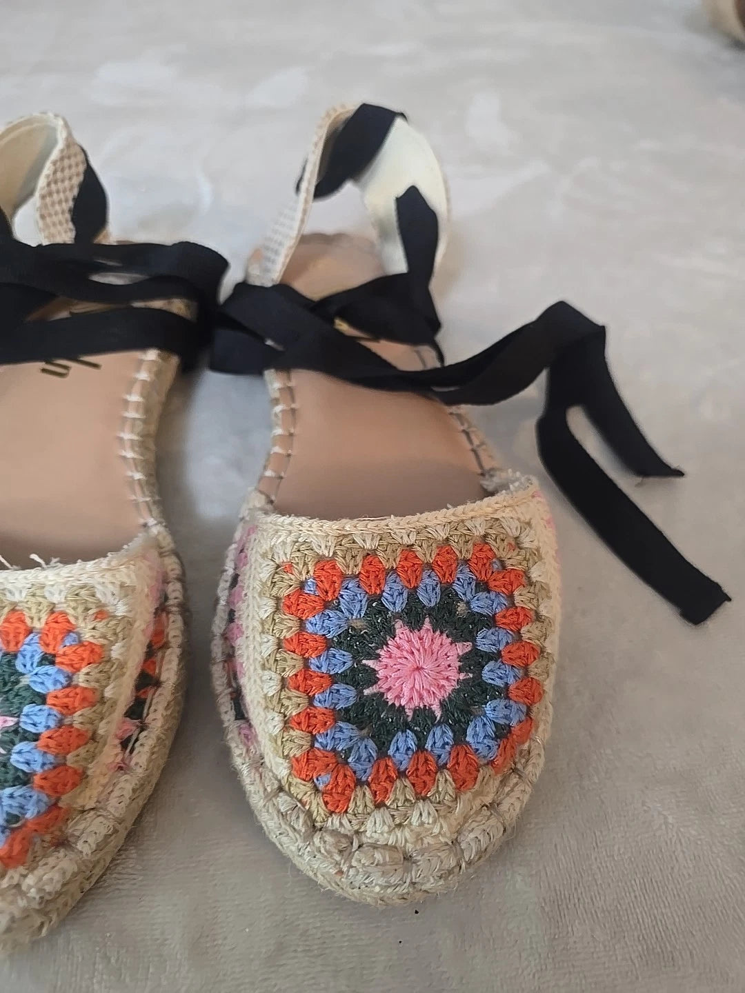 Size 6 Women's Fashionable Lace-up Sandals Size 6 Crocheted Granny Square