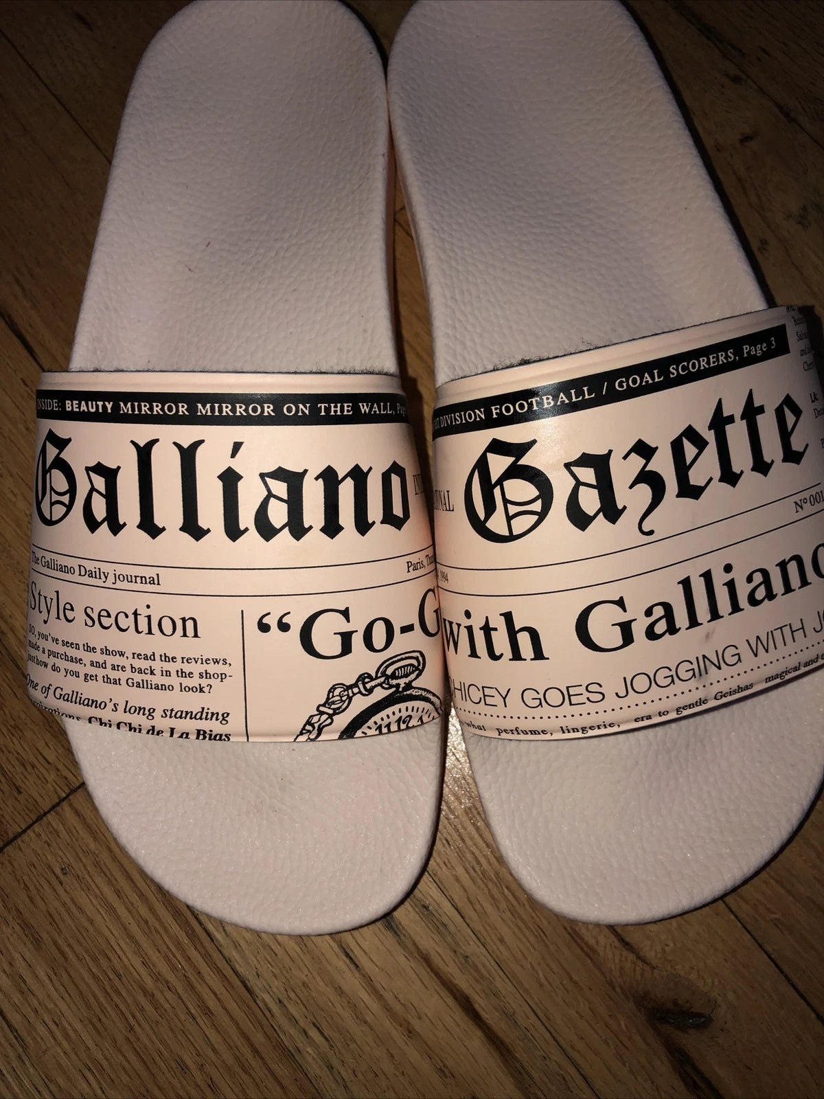 JOHN GALLIANO PARIS Newspaper Gazette Sea Sandals Beach Pool Slides EU 41 Italy
