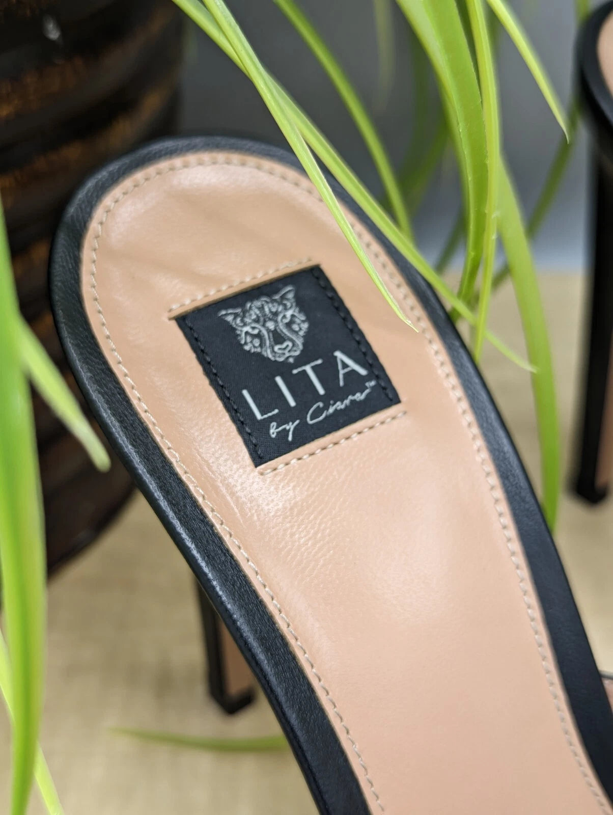 NEW - LITA by Ciara Solid Square Toe Black Leather Women's Size 40