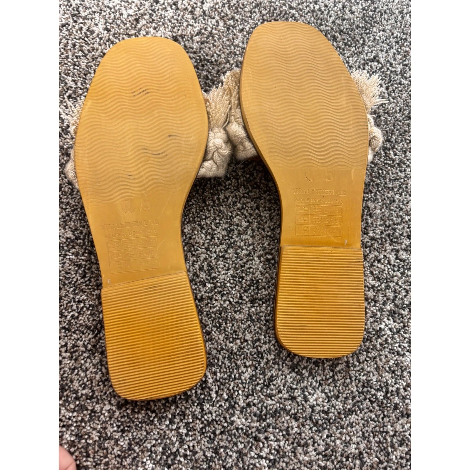 Silvia Cobos Cream Candy Fringe Detail Square Toe Flat Slide Sandals NWOB size 7