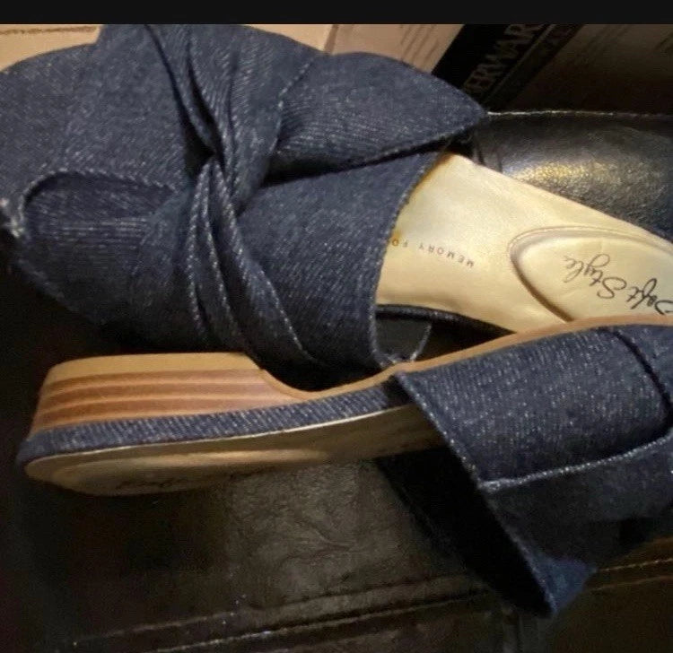 5.5 Hush Puppies Soft Style , Memory Foam, Denim Slip On Sandals. Low Heel