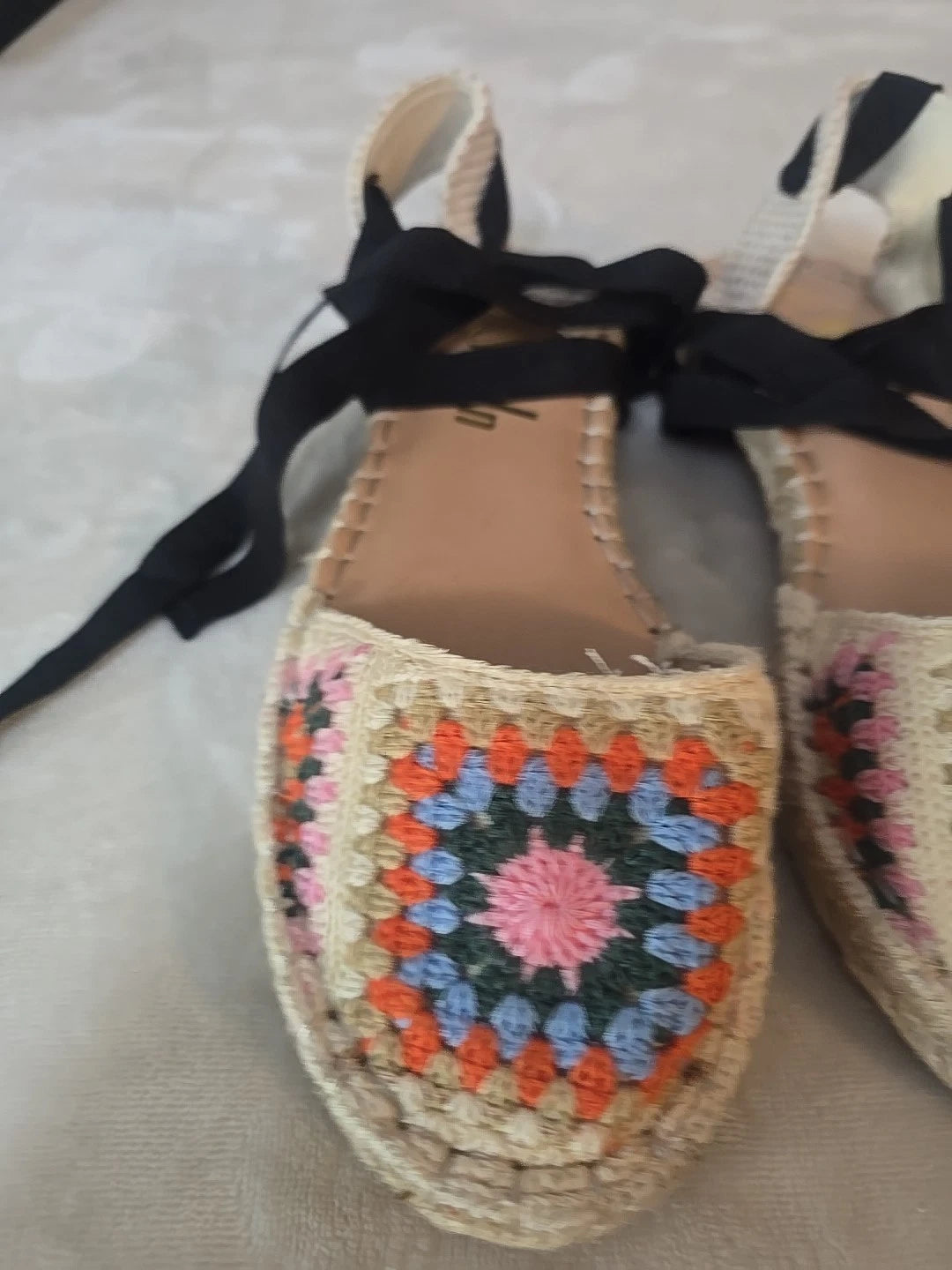 Size 6 Women's Fashionable Lace-up Sandals Size 6 Crocheted Granny Square