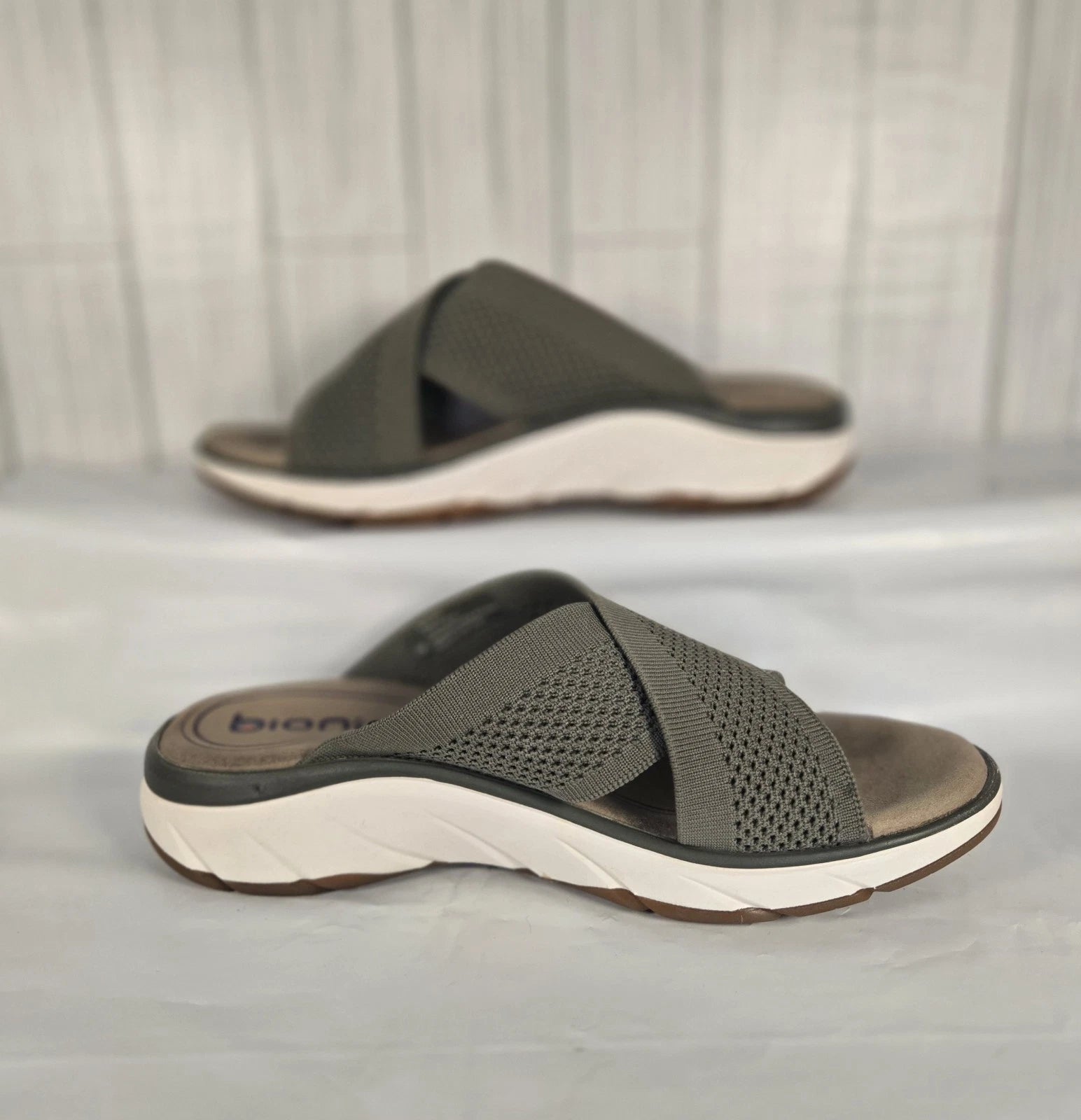 Bionica Avary Slides Womens 10M Olive Cross Strap Slip On Slip Resistant Sandals