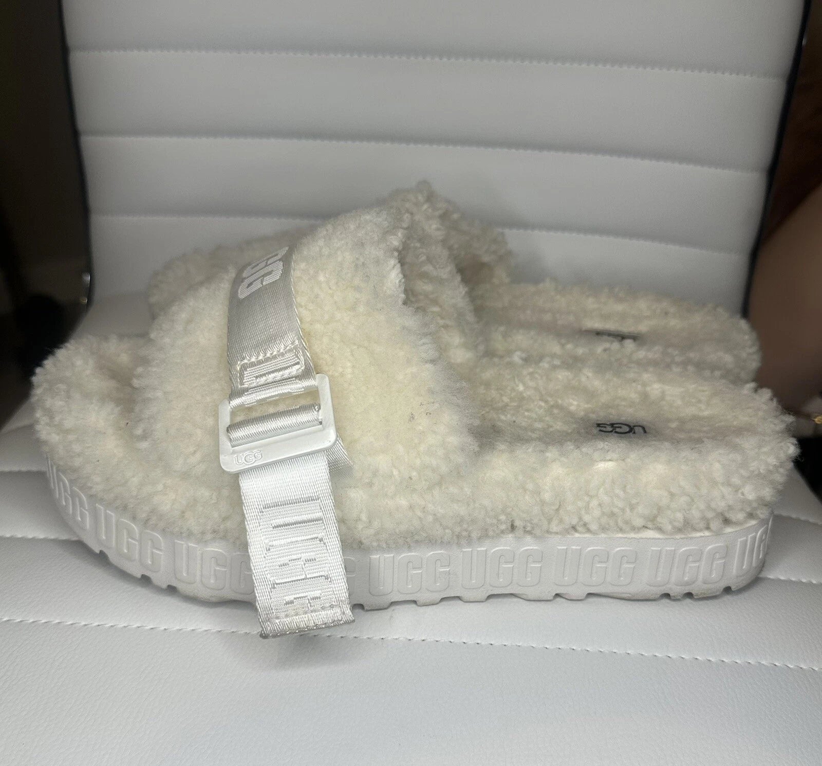 UGG FLUFFITA Cream WOMEN'S SANDALS STYLE # 1113475 US SIZE 9