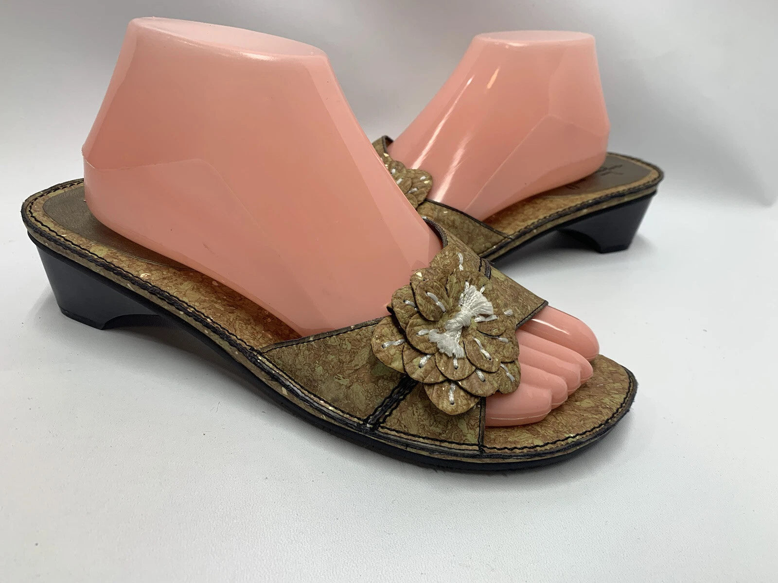 Soft Style Hush Puppies Women's 9M Block Heel Slip-on Slide Sandal