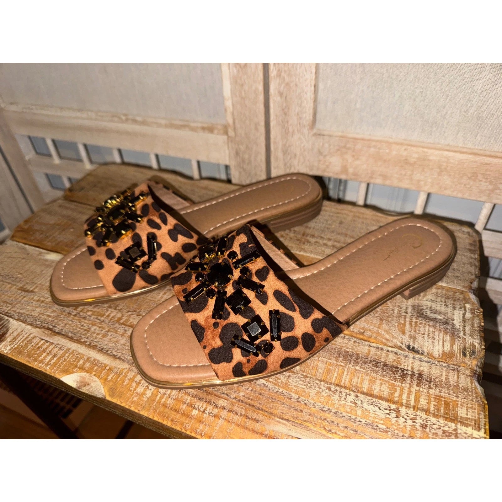 Comfort Est 1946 Leopard Jeweled Embellished Slide Sandals Fashion Shoes Size 7