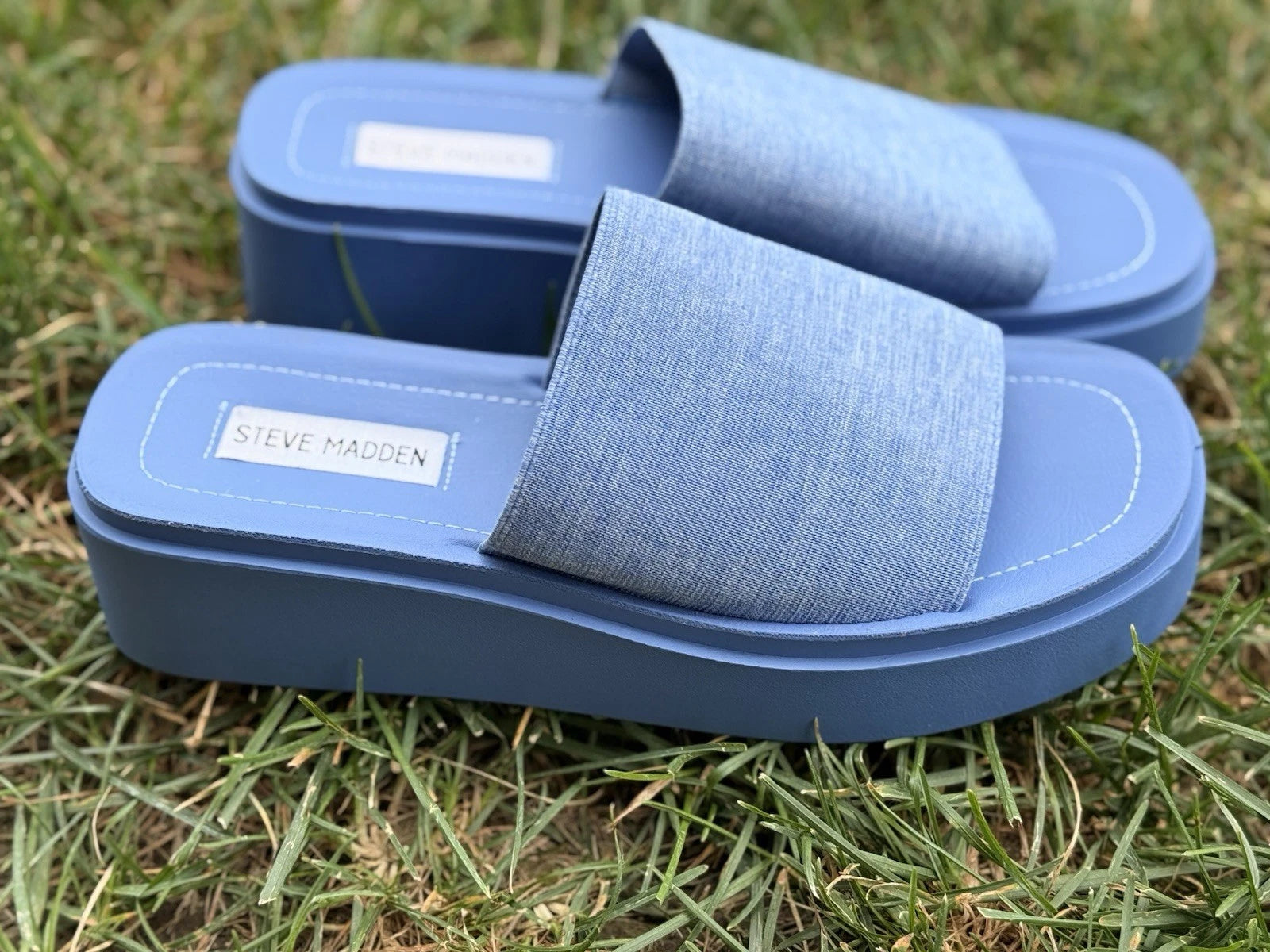 BRAND NEW! Steve Madden 90s style sandals