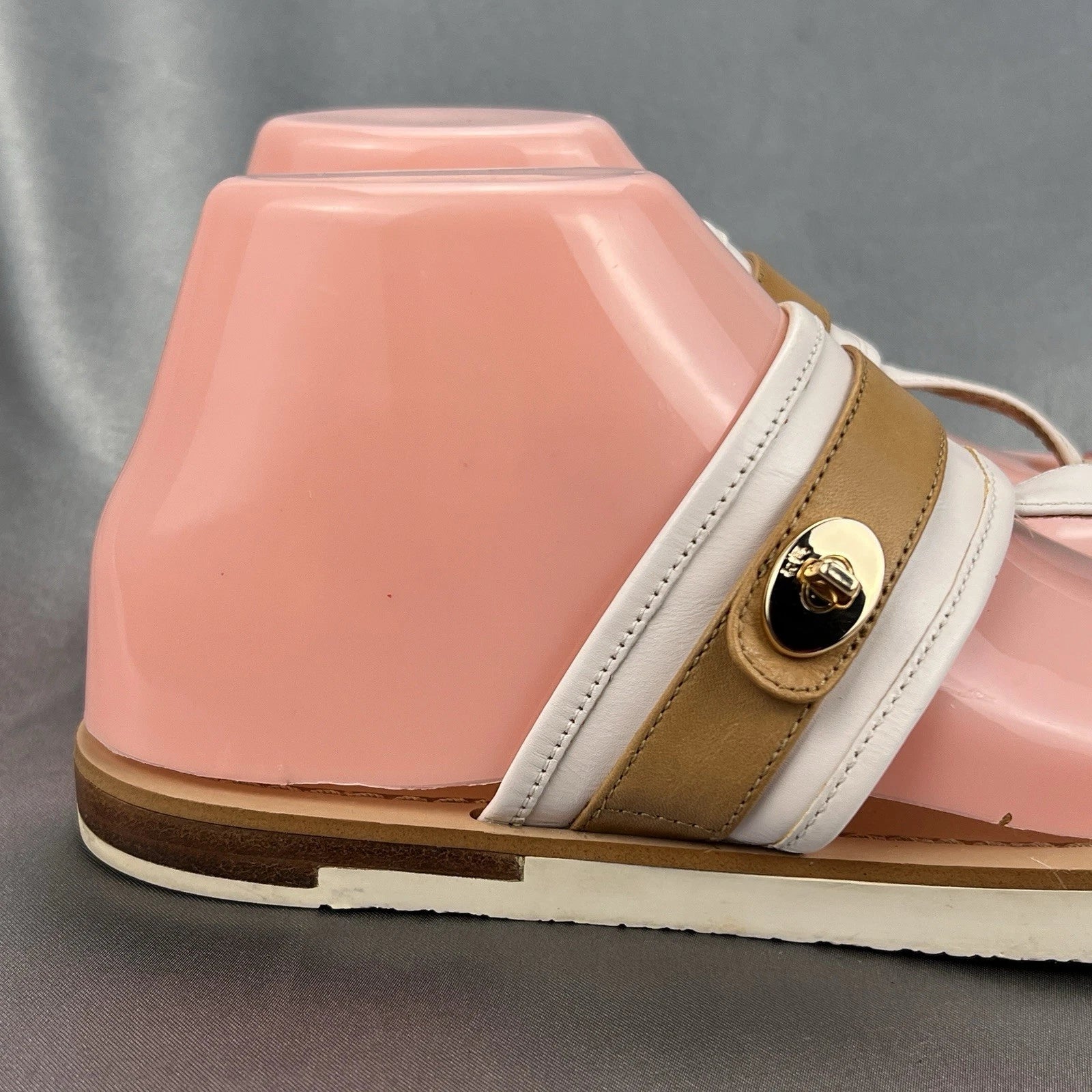 COACH Eileen Turn-lock Slide Sandals Women's 6 B Thong Cream Tan Summer Vacation