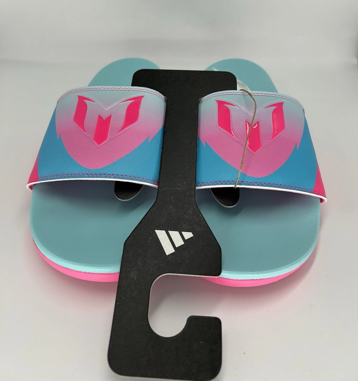 New Adidas Adilette Comfort Messi Size 8 Men’s Slides Sportswear Style JR6326