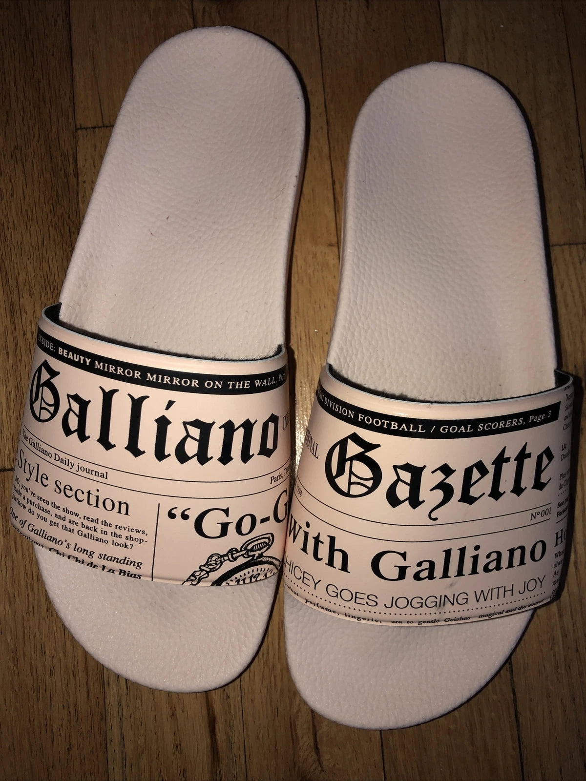 JOHN GALLIANO PARIS Newspaper Gazette Sea Sandals Beach Pool Slides EU 41 Italy