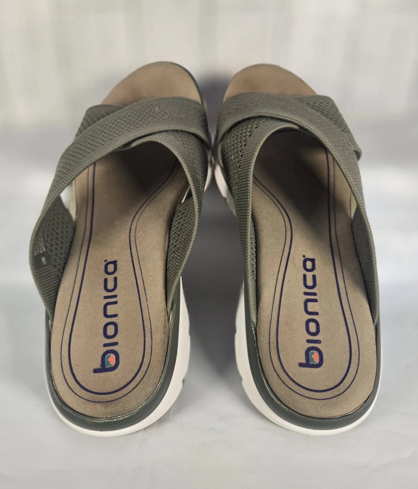 Bionica Avary Slides Womens 10M Olive Cross Strap Slip On Slip Resistant Sandals