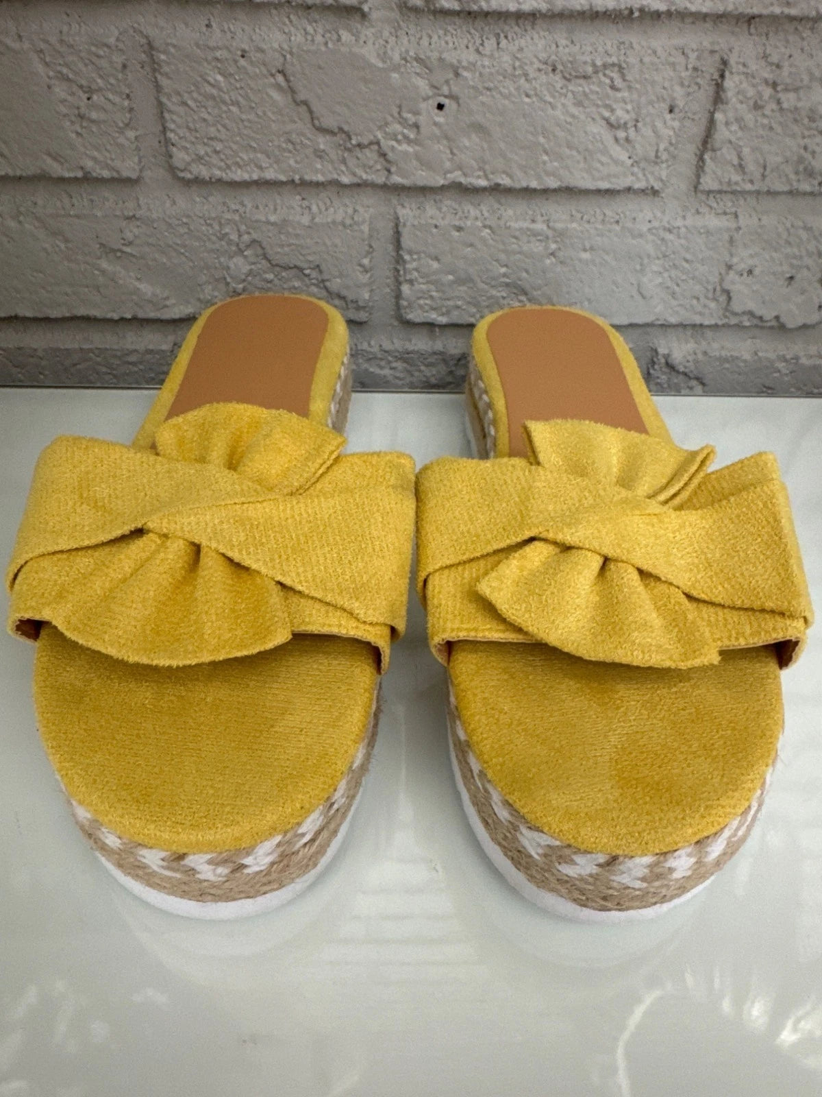 Jsaierl Women Yellow Open Toe Fashion Sandals