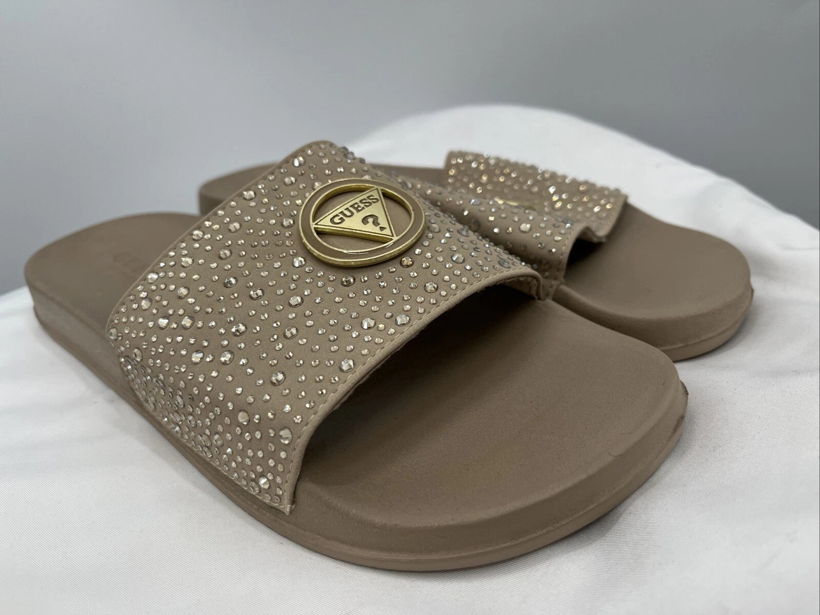Guess Women's Slip On Sillia Gold Pool Slides US Size 9M Style: #GFSILLIA
