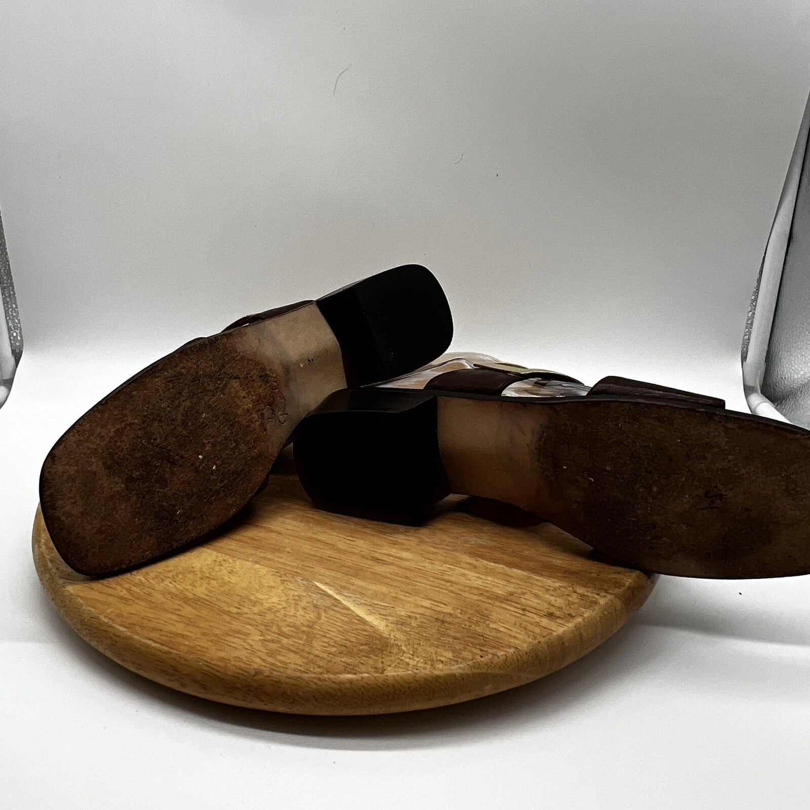 Rangoni Firenze Brown Leather Open-Toe Sandals 8 1/2 AA Made Italy Gold Buckle