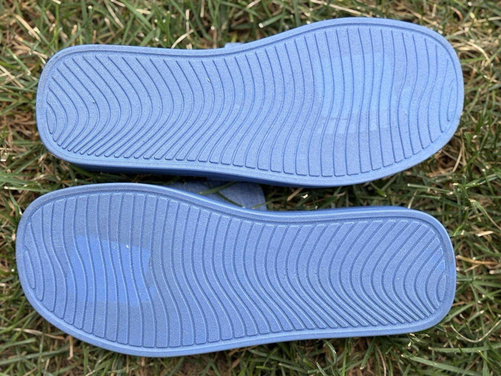 BRAND NEW! Steve Madden 90s style sandals