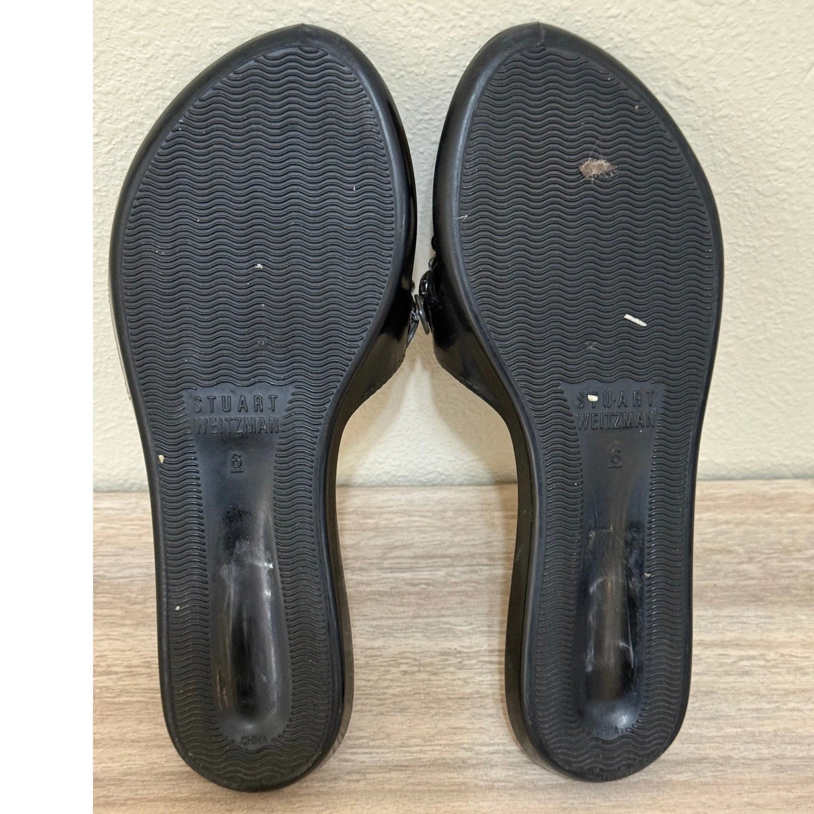 Stuart Weitzman Sandals Women 6 Black Embellished Thong Beaded Glam Slip On