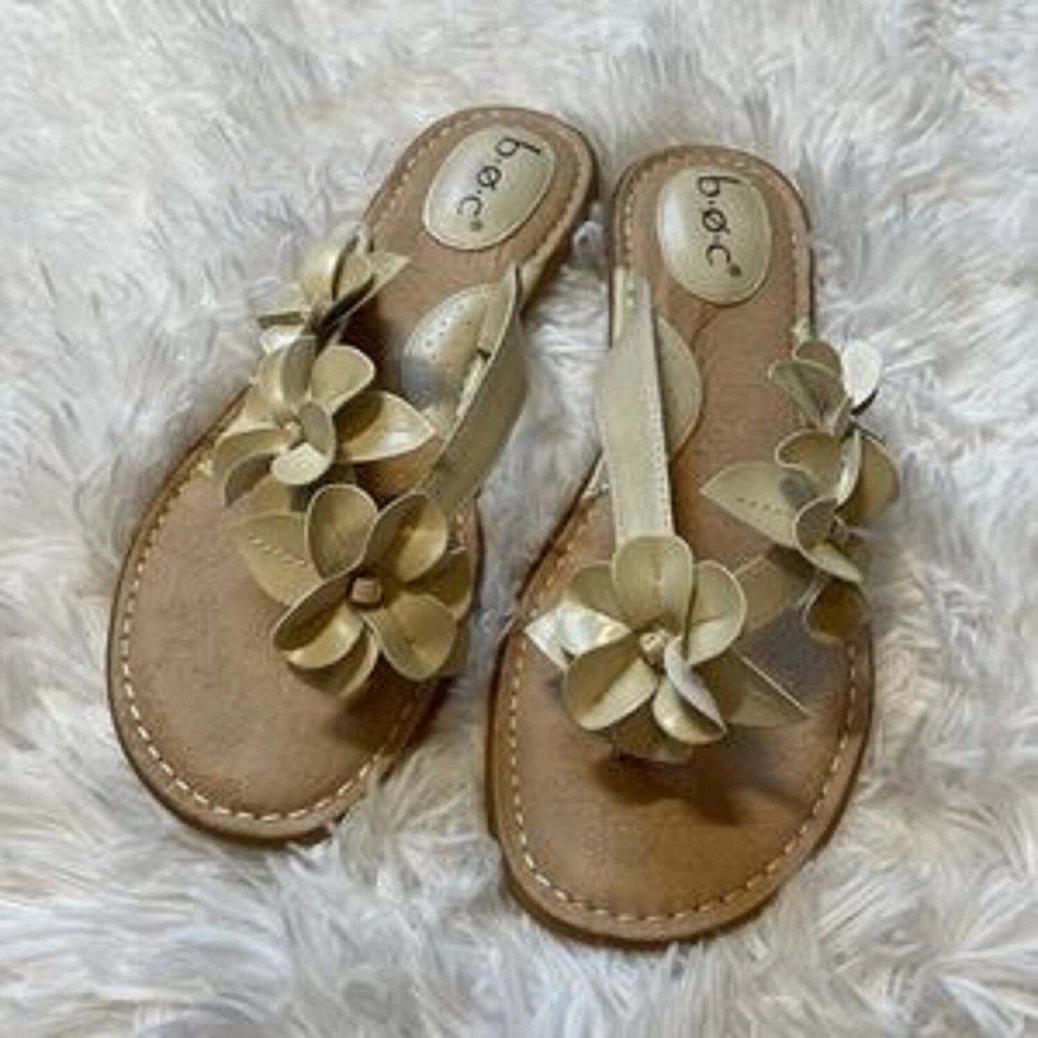 B.O.C Slide Sandals Womens US 9 Gold Metallic Flowers Vegan Leather Flip Flops
