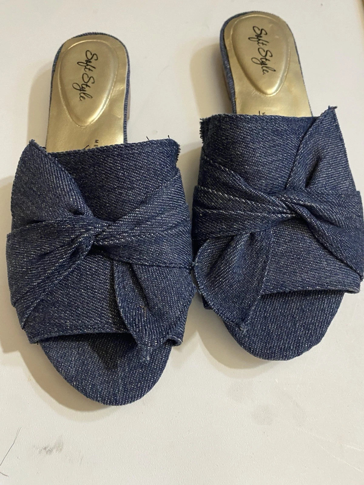 5.5 Hush Puppies Soft Style , Memory Foam, Denim Slip On Sandals. Low Heel