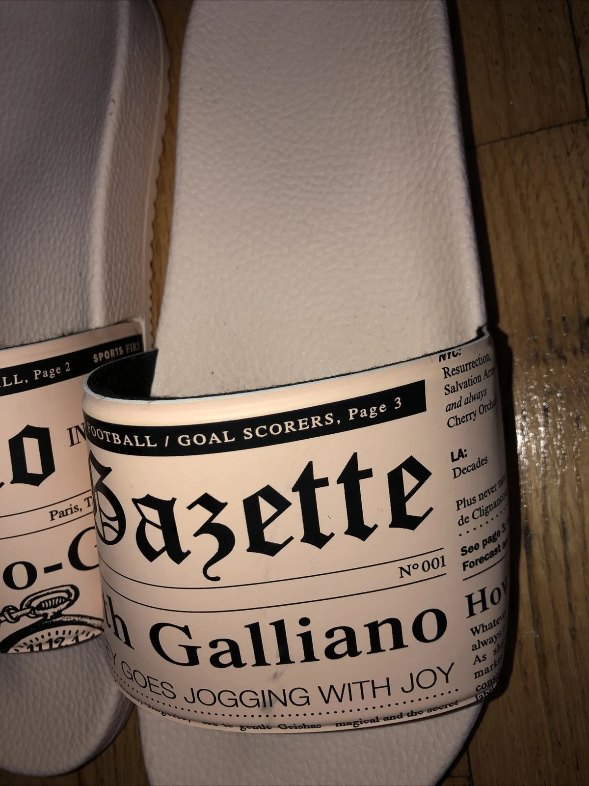 JOHN GALLIANO PARIS Newspaper Gazette Sea Sandals Beach Pool Slides EU 41 Italy