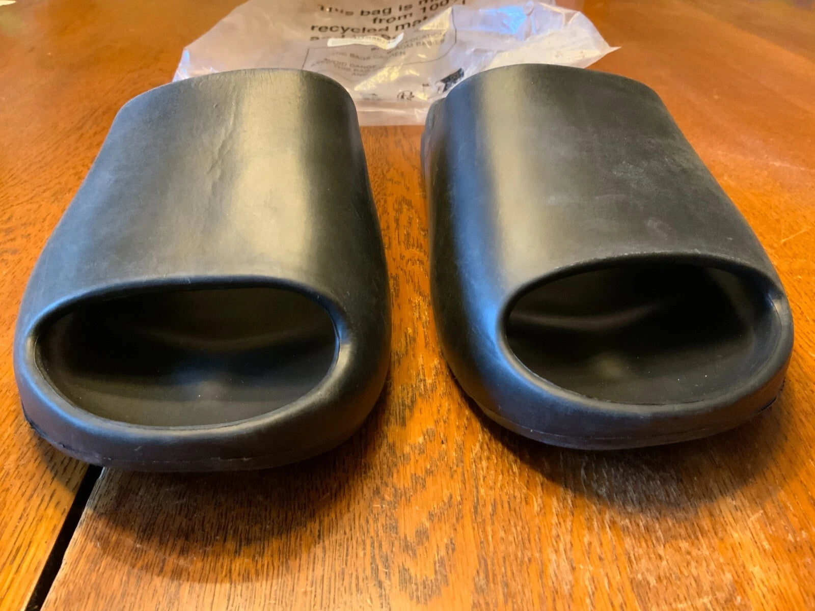 PrettyLittleThing Women's Black Rubber Ribbed Sole Slides, Style# CMP4736, Sz 8