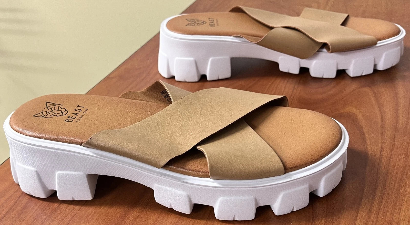 Beast Fashion Brown White Slip On Crossed Strap Sandal Womens Size 8 New