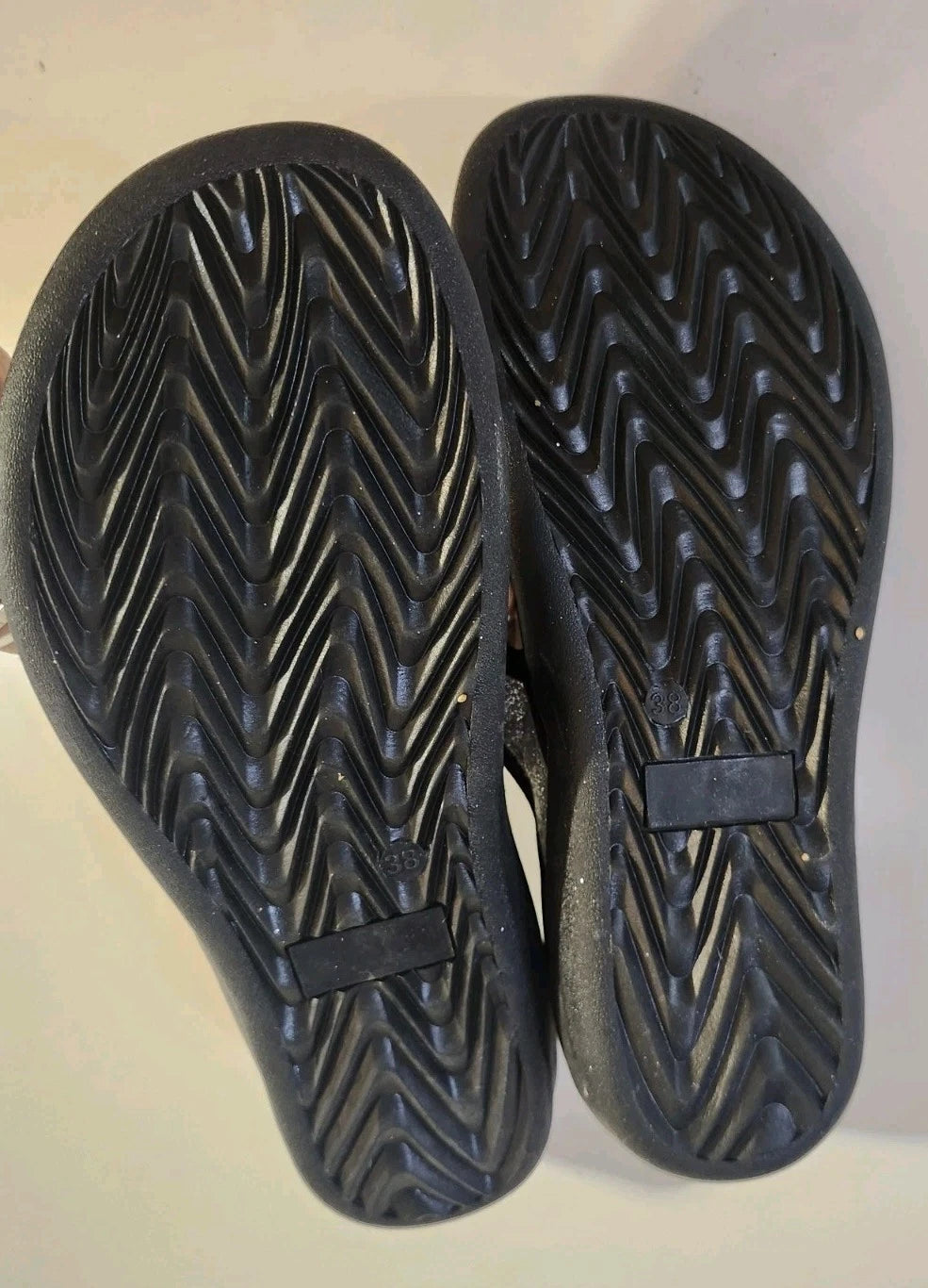 NEW! VIONICA STYLE sz 8 (38) ORTHO SILVER SPARKLE ON BLACK THONG SANDALS  SLIDES