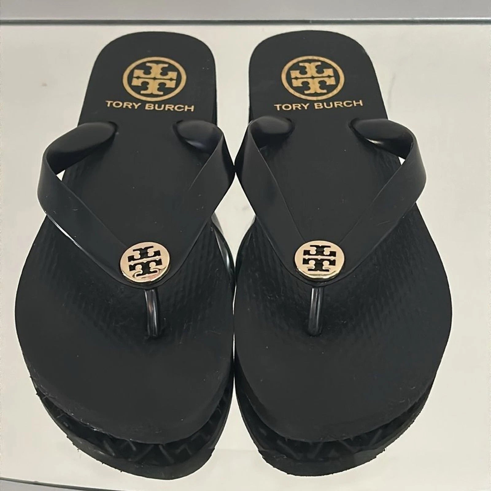 TORY BURCH Perfect Black Flip Flops Thong Logo Women’s Size 5