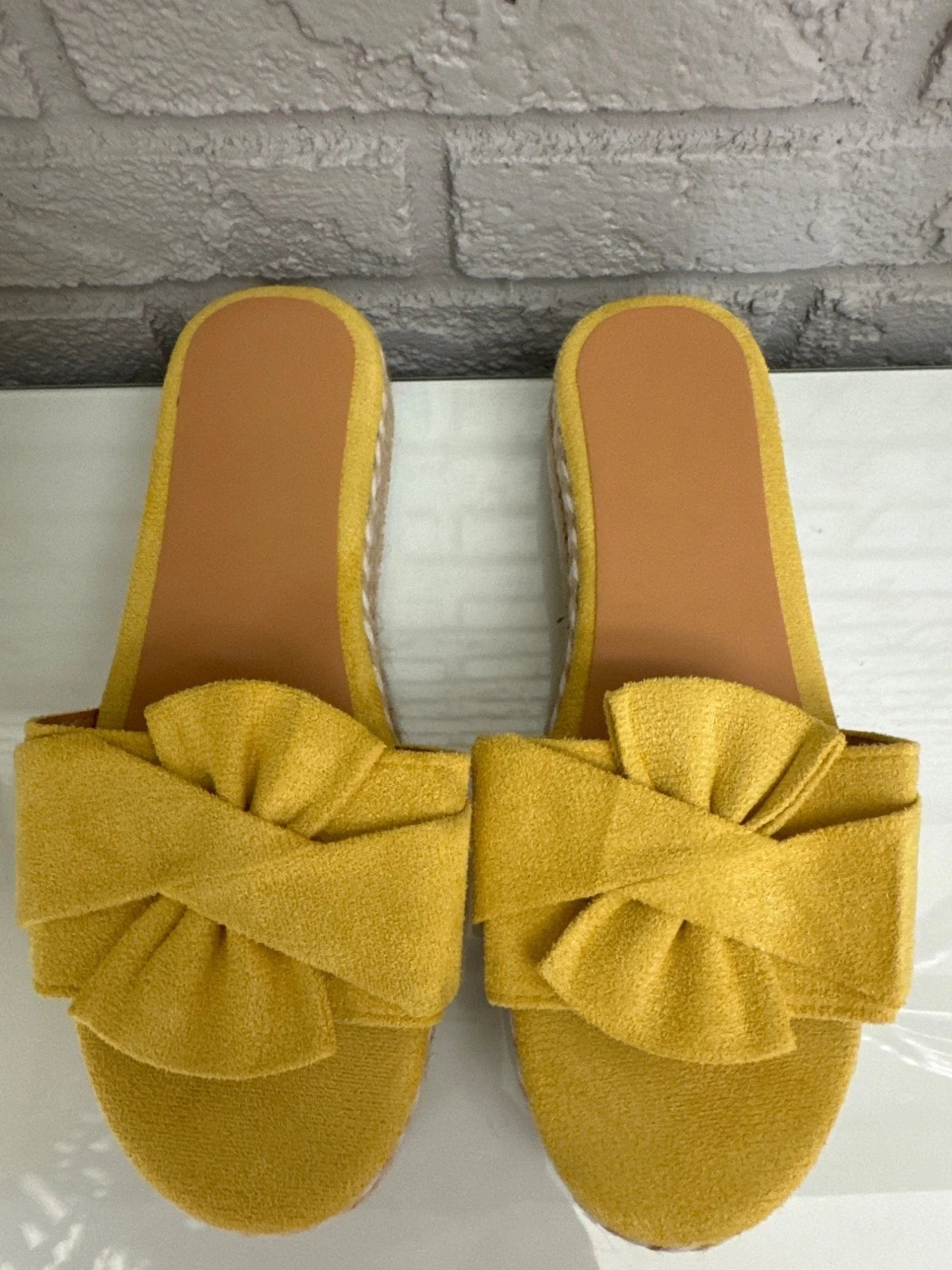 Jsaierl Women Yellow Open Toe Fashion Sandals