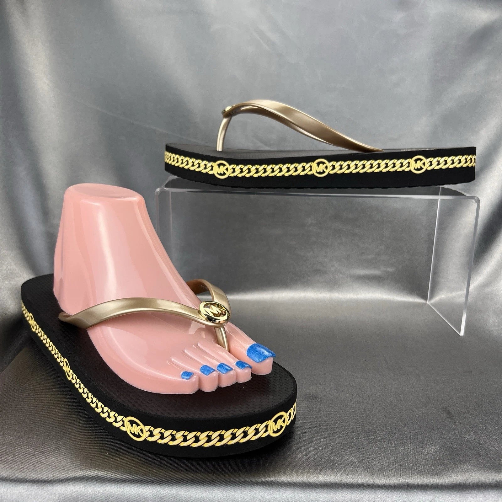 Michael Kors Logo Flip Flops Womens 10 Fashion Sandals Black/Gold RX24D MK Shoes