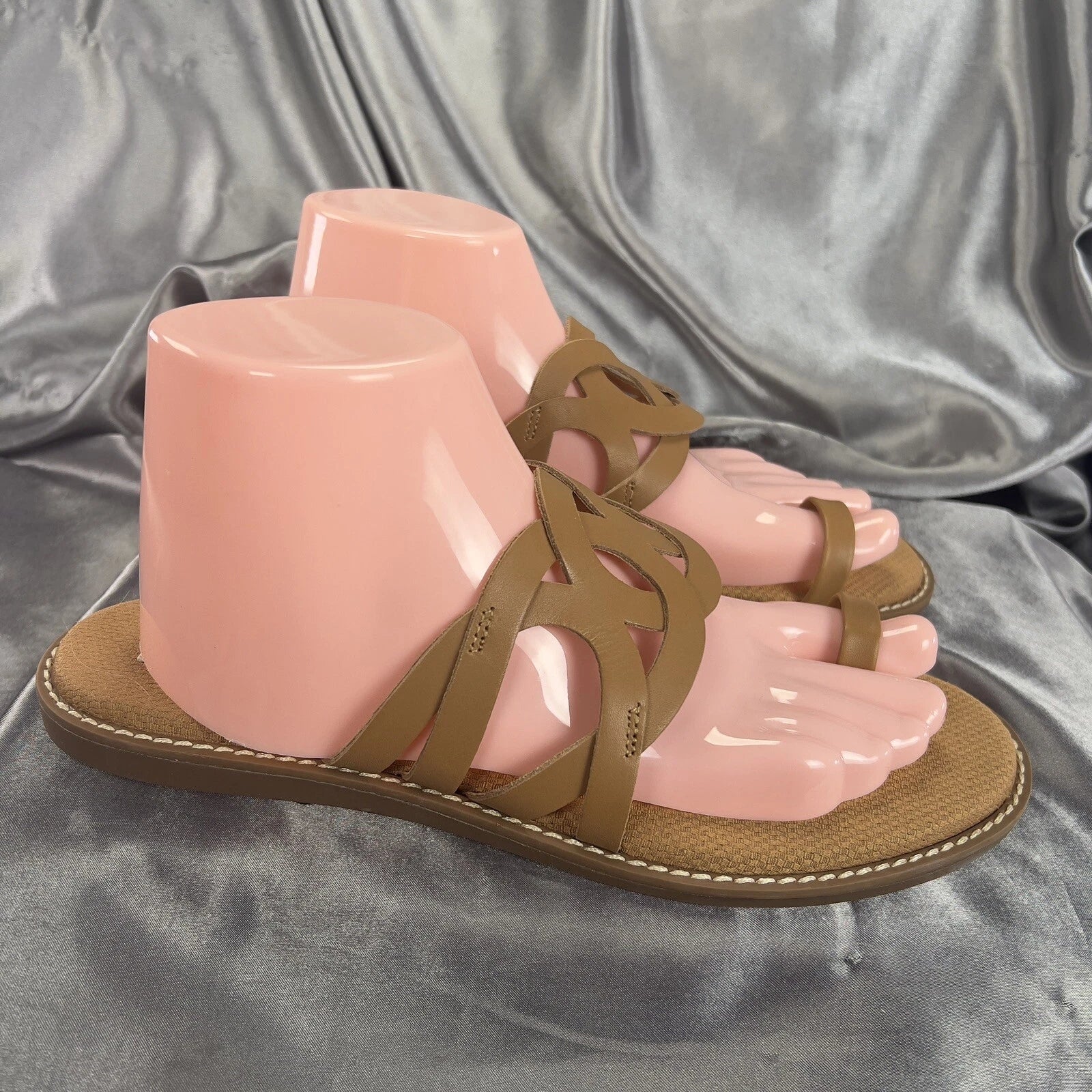 Crown Vintage Aravedi Sandals Women’s 11 Tan Cognac Toe Loop Summer Fashion Shoe