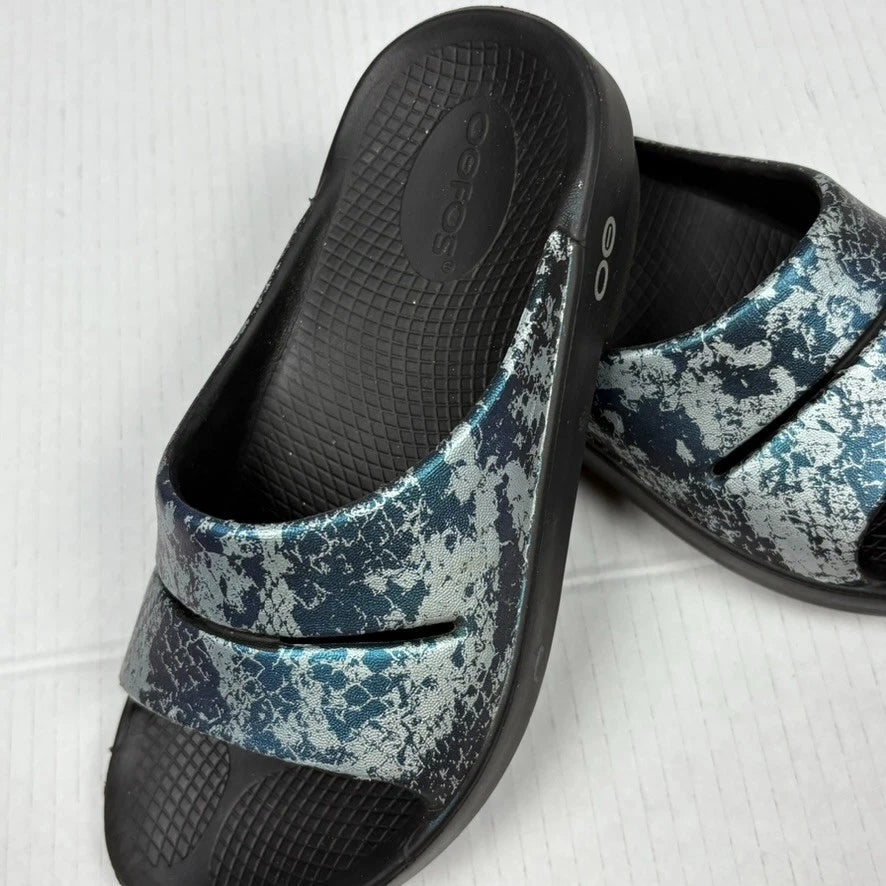 OOFOS Recovery Slides Luxe Sandals Women’s 5 Blue Iridescent Snake Comfortable