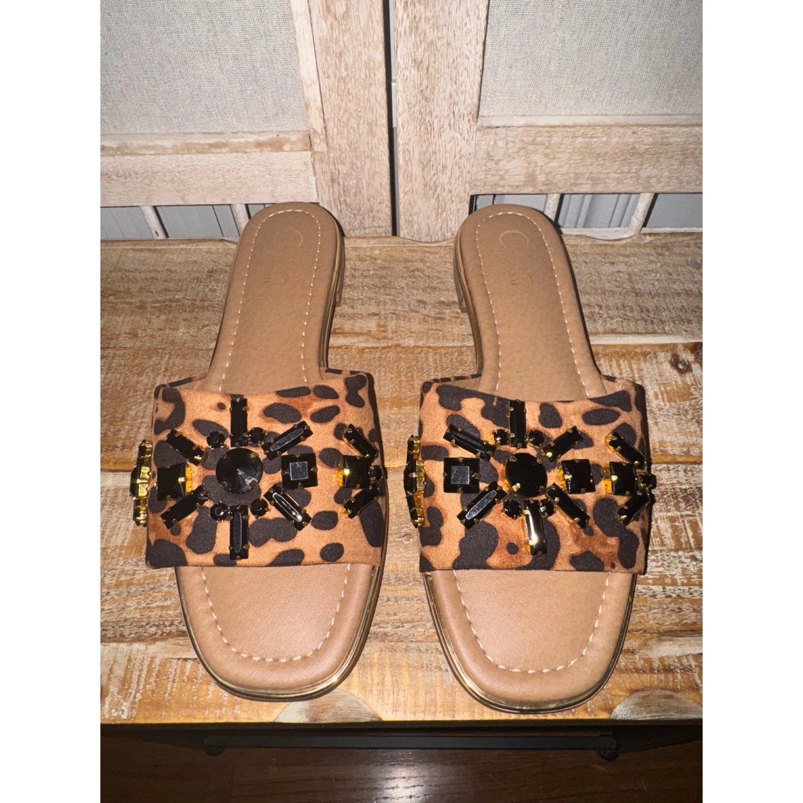 Comfort Est 1946 Leopard Jeweled Embellished Slide Sandals Fashion Shoes Size 7