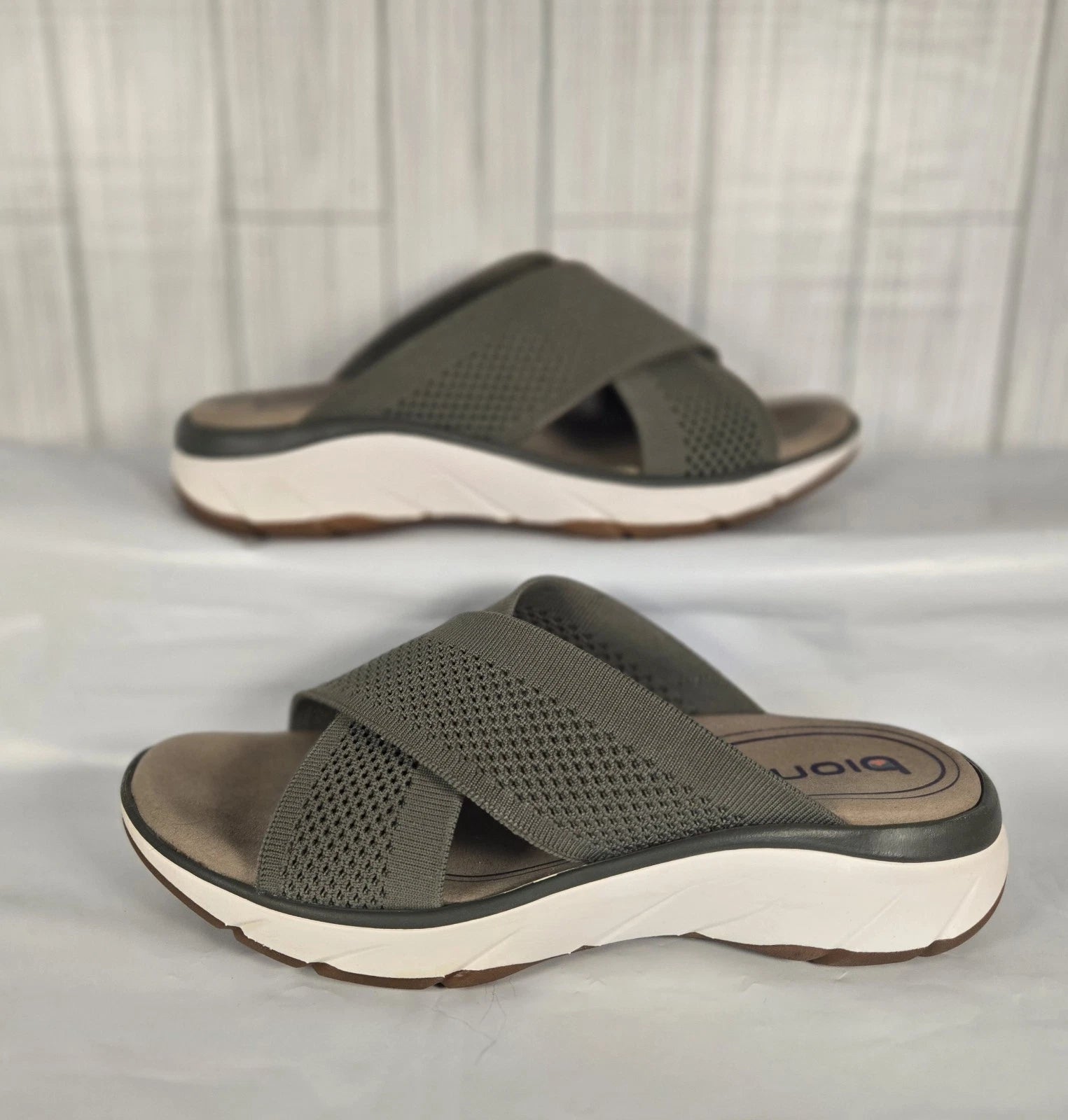 Bionica Avary Slides Womens 10M Olive Cross Strap Slip On Slip Resistant Sandals