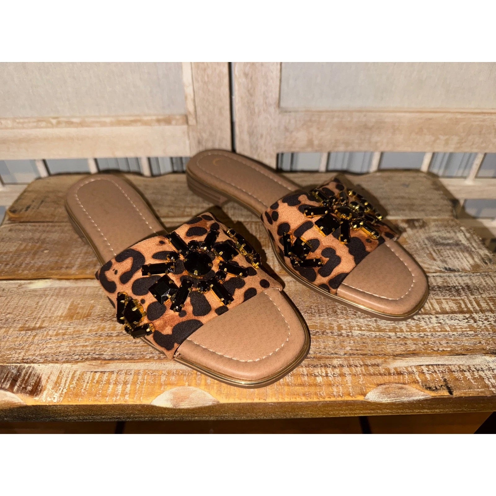 Comfort Est 1946 Leopard Jeweled Embellished Slide Sandals Fashion Shoes Size 7