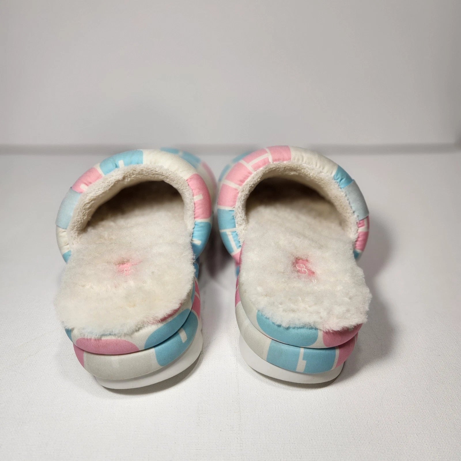 UGG Unisex Chunky Maxi Platform Sheepskin Slide Sandals Pink/Blue Sz W 8.5 /M 7
