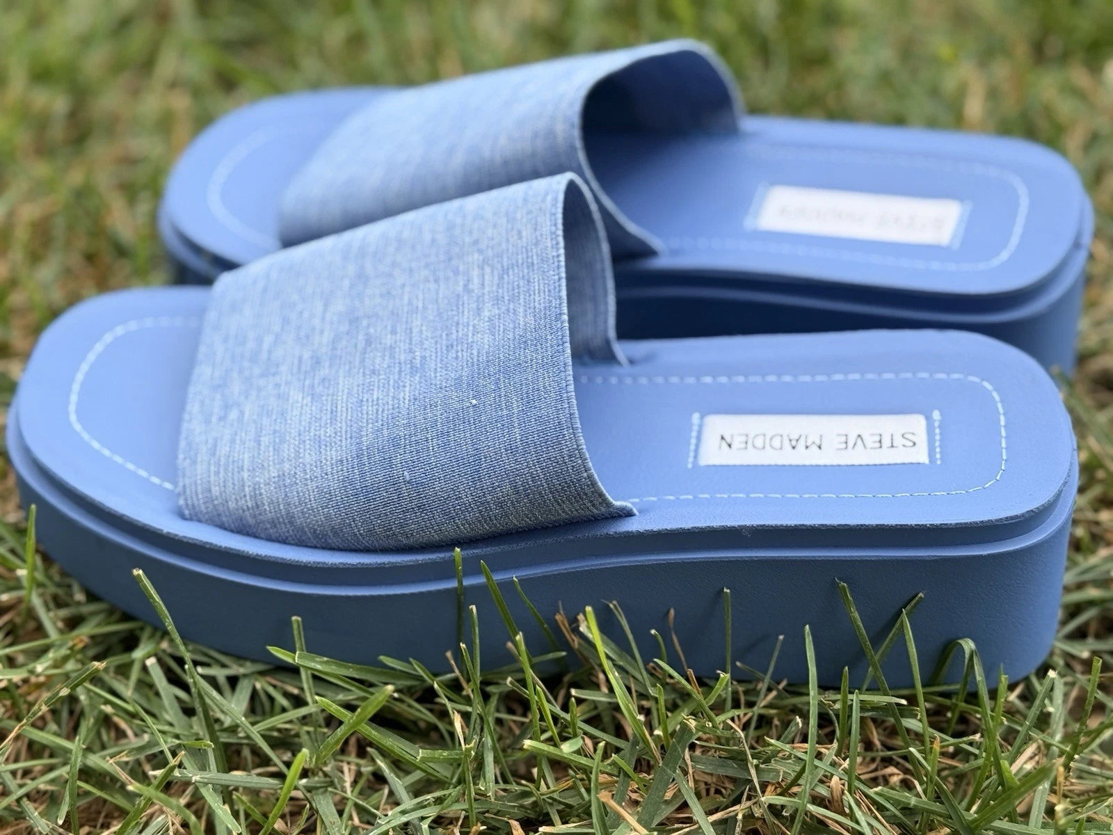 BRAND NEW! Steve Madden 90s style sandals