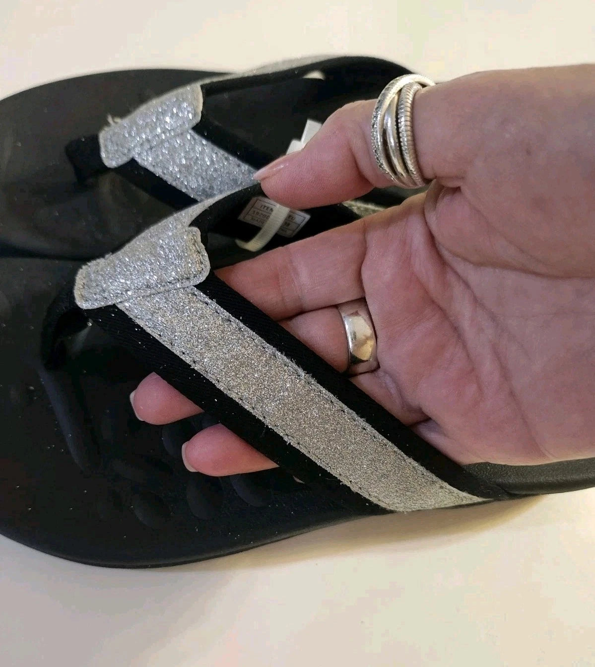 NEW! VIONICA STYLE sz 8 (38) ORTHO SILVER SPARKLE ON BLACK THONG SANDALS  SLIDES
