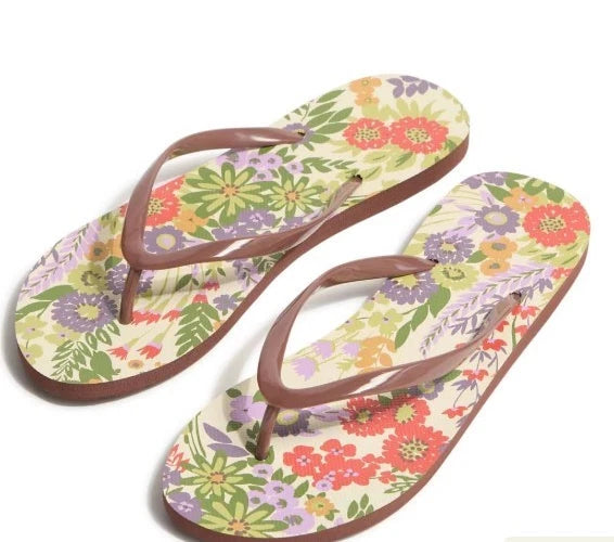 Vera Bradley FLIP FLOPS - U Choose Design Size S M  L  5 6 7  8  9  10 11 (New)
