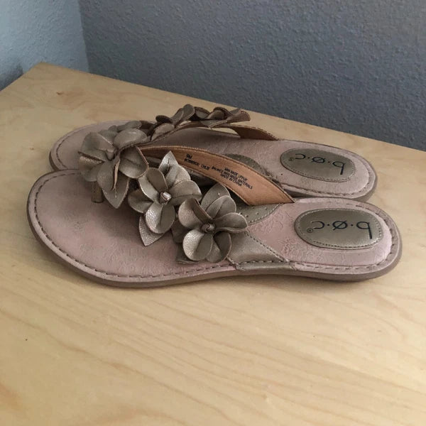 B.O.C Slide Sandals Womens US 9 Gold Metallic Flowers Vegan Leather Flip Flops