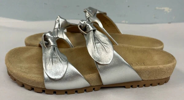 Jack Rogers Silver Shimmer Leather Flat Slide Style Sandals Size 6.5