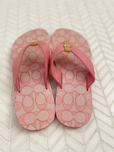 Coach Signature Zoe Flip Flop Sandals Pink 6 Flats Gold C Logo Designer Preppy