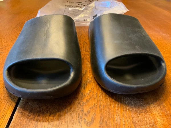 PrettyLittleThing Women's Black Rubber Ribbed Sole Slides, Style# CMP4736, Sz 8