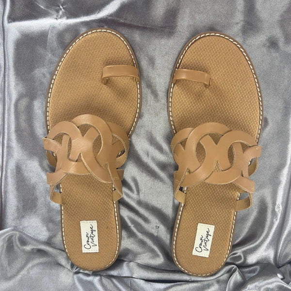 Crown Vintage Aravedi Sandals Women’s 11 Tan Cognac Toe Loop Summer Fashion Shoe