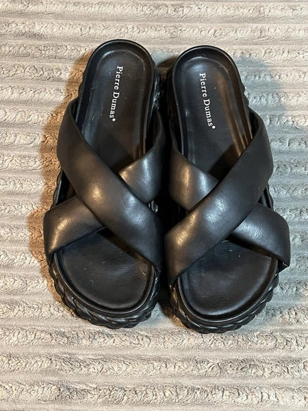 Pierre Dumas Women's slide Style Sandals Black Size 11