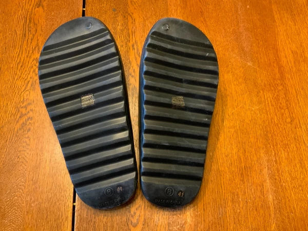 PrettyLittleThing Women's Black Rubber Ribbed Sole Slides, Style# CMP4736, Sz 8