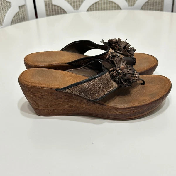 Floral Appliqué Wedge Sandals Women's 7* Made in Italy Thongs Brown Slides Artsy